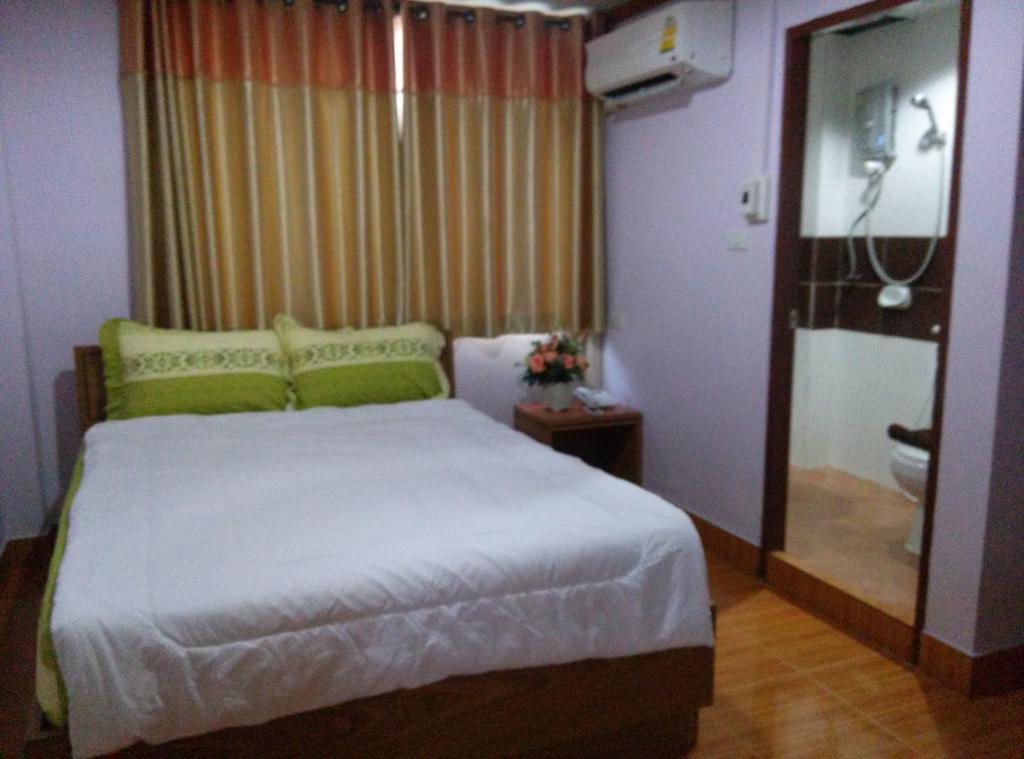 Phoonsab Hostel Phitszanulok Kültér fotó